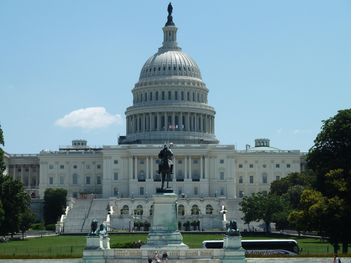 découvrez washington, la capitale des états-unis, riche en histoire, culture et monuments emblématiques. explorez le capitole, la maison blanche et le musée national d'histoire américaine, tout en vous imprégnant de l'atmosphère dynamique de cette métropole pleine de vie.