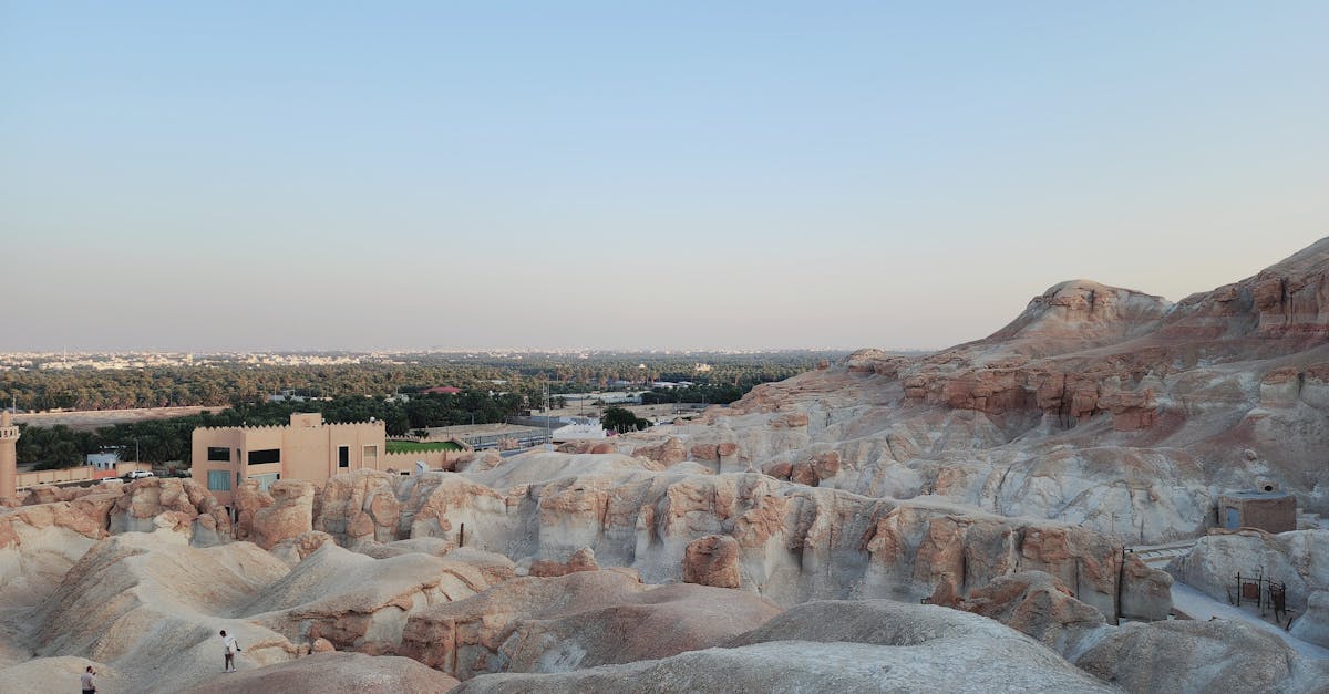 découvrez des trésors cachés fascinants à travers le monde. plongez dans un voyage d'exploration où chaque coin recèle des merveilles inattendues et des histoires oubliées. parfait pour les aventuriers et les amateurs d'authenticité.