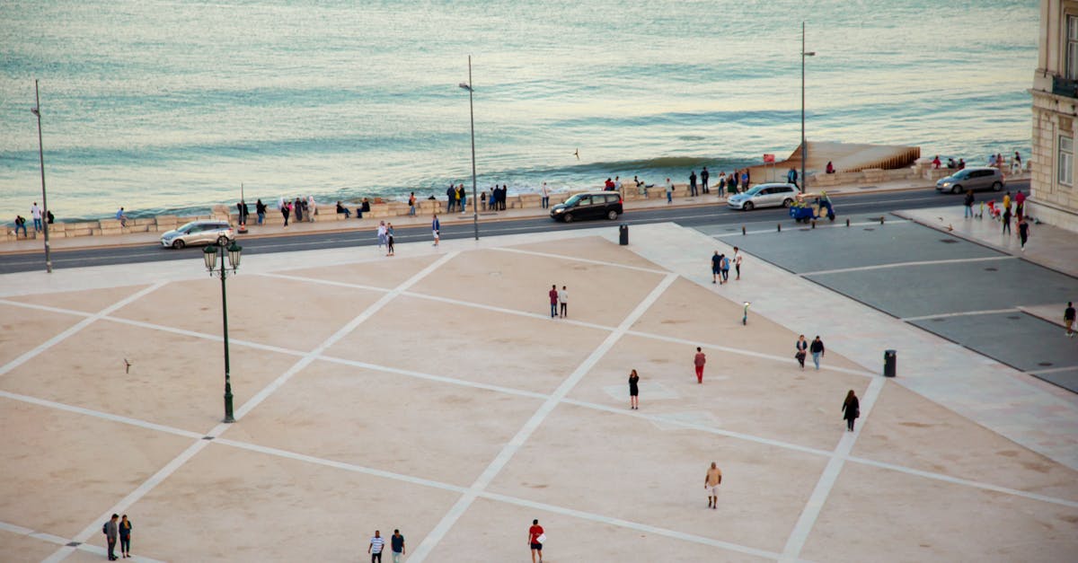 découvrez des promenades historiques fascinantes qui vous plongent dans le passé. explorez des sites emblématiques, apprenez sur des événements marquants et vivez une expérience inoubliable à travers l'histoire.