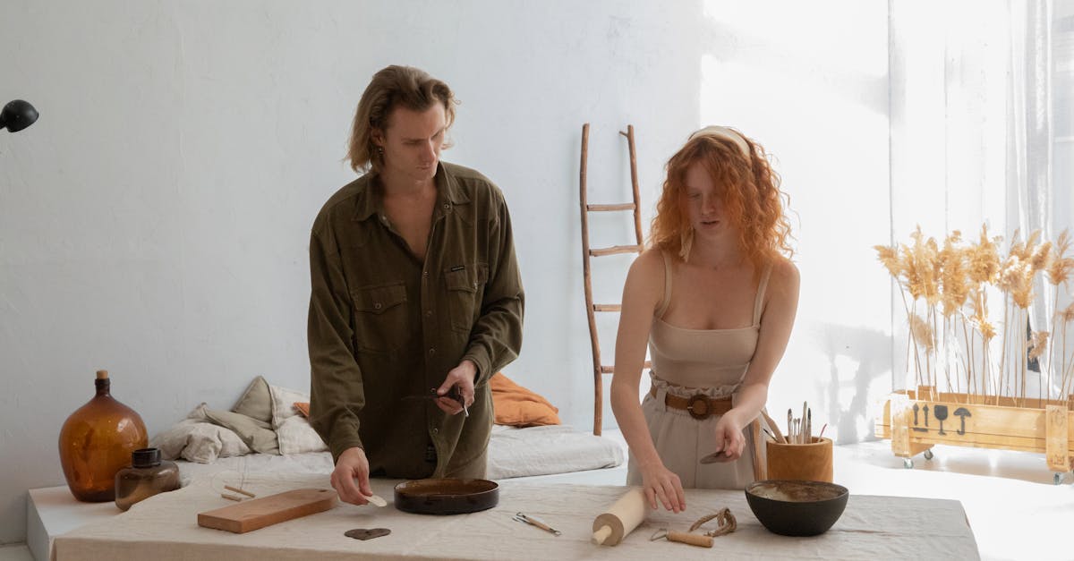 découvrez l'univers des artisans, où talent et savoir-faire se rencontrent pour offrir des créations uniques. explorez des métiers passionnants et trouvez l'artisan idéal pour vos projets, qu'il s'agisse de décoration, de mode ou de rénovation.