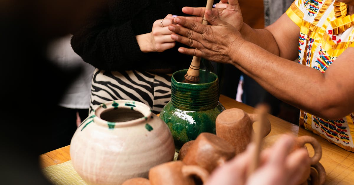 découvrez le monde des artisans : un savoir-faire unique, des créations authentiques et des produits faits main qui allient tradition et innovation. explorez notre sélection d'artisans passionnés prêts à partager leur expertise et leur savoir-faire.