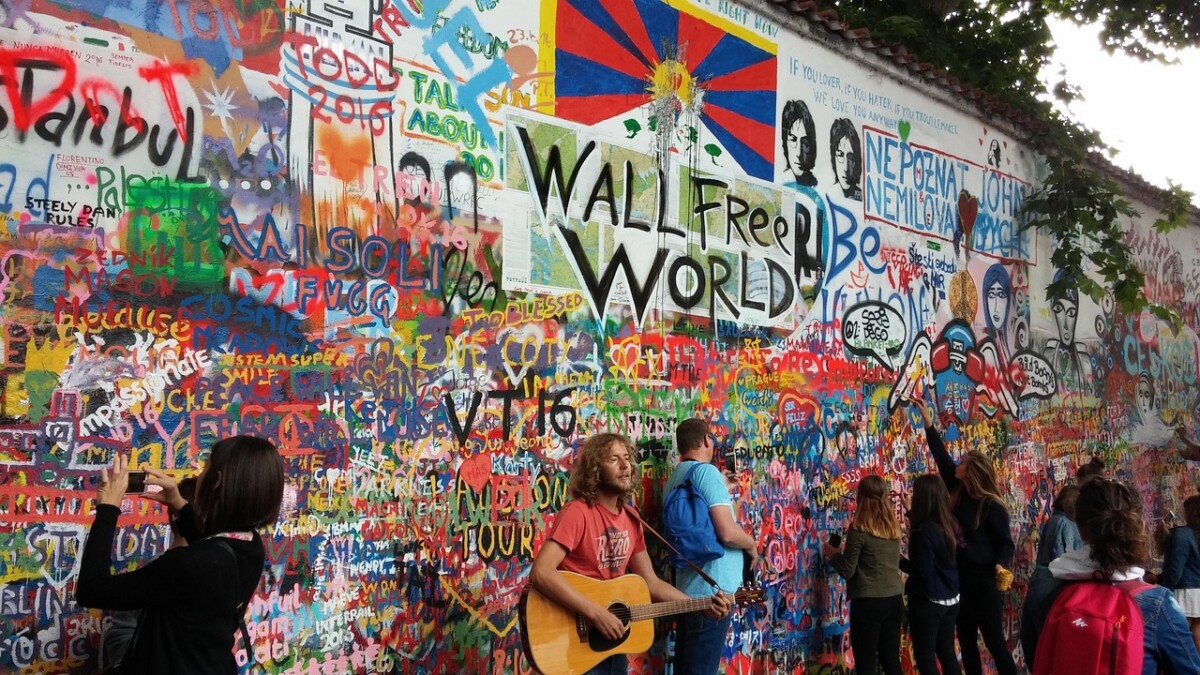 découvrez l'art du travel writing : conseils, astuces et récits captivants pour partager vos aventures et inspirer vos lecteurs à travers le monde.