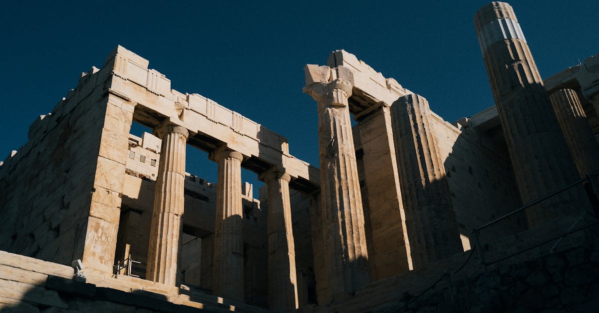 découvrez les villes historiques qui ont façonné le monde avec leur riche patrimoine, leurs monuments emblématiques et leurs histoires fascinantes. explorez les ruelles pavées, les châteaux majestueux et les musées captivants qui vous plongeront dans le passé.