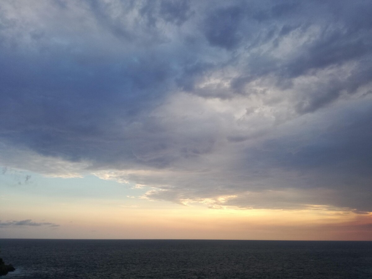 découvrez acapulco, une destination balnéaire emblématique du mexique, réputée pour ses plages magnifiques, sa vie nocturne animée et ses paysages spectaculaires.