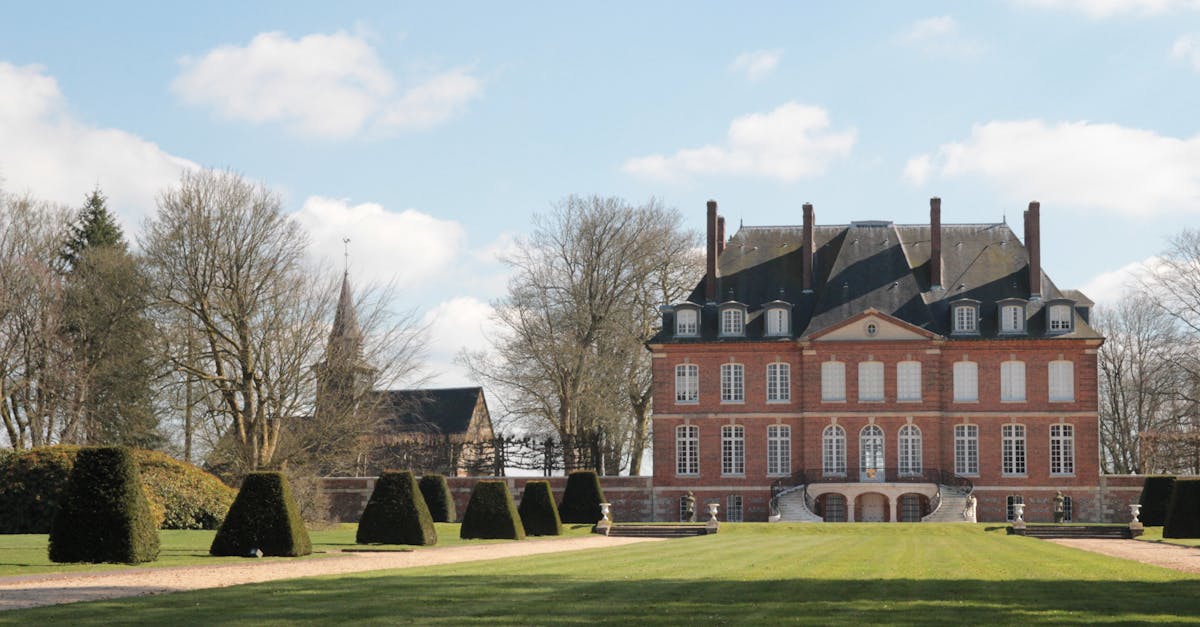 découvrez les paysages patrimoniaux, témoins de l'histoire et de la culture, qui révèlent la beauté naturelle et l'importance culturelle des régions à travers le monde. explorez ces lieux uniques où la nature et l'héritage humain se rencontrent.
