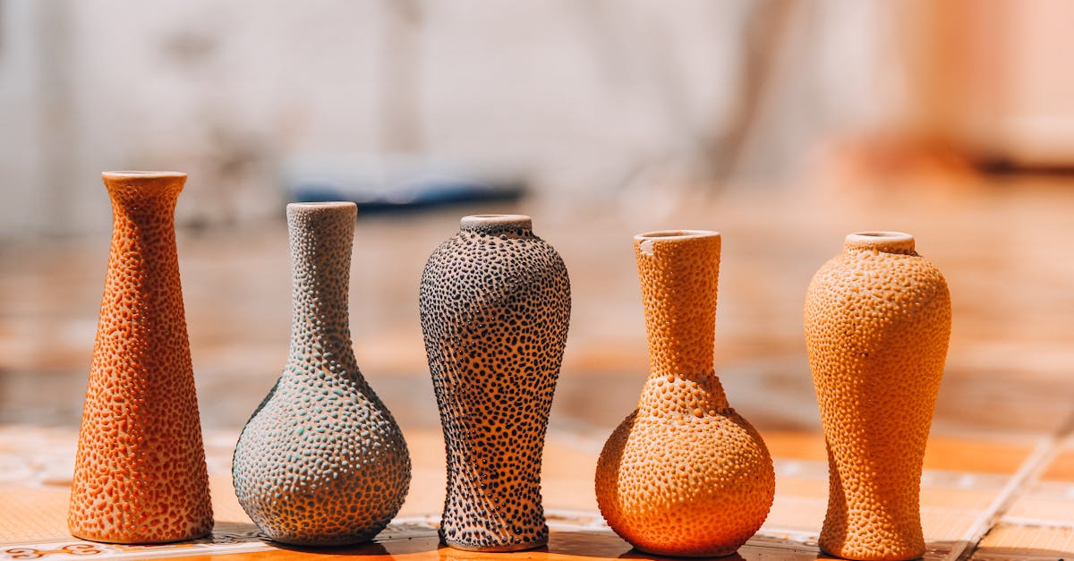 découvrez l'art du savoir-faire artisanal, synonyme d'authenticité et de qualité. plongez dans un univers où chaque création raconte une histoire unique, façonnée par des mains expertes et passionnées. un hommage à la tradition et à l'innovation dans l'artisanat.