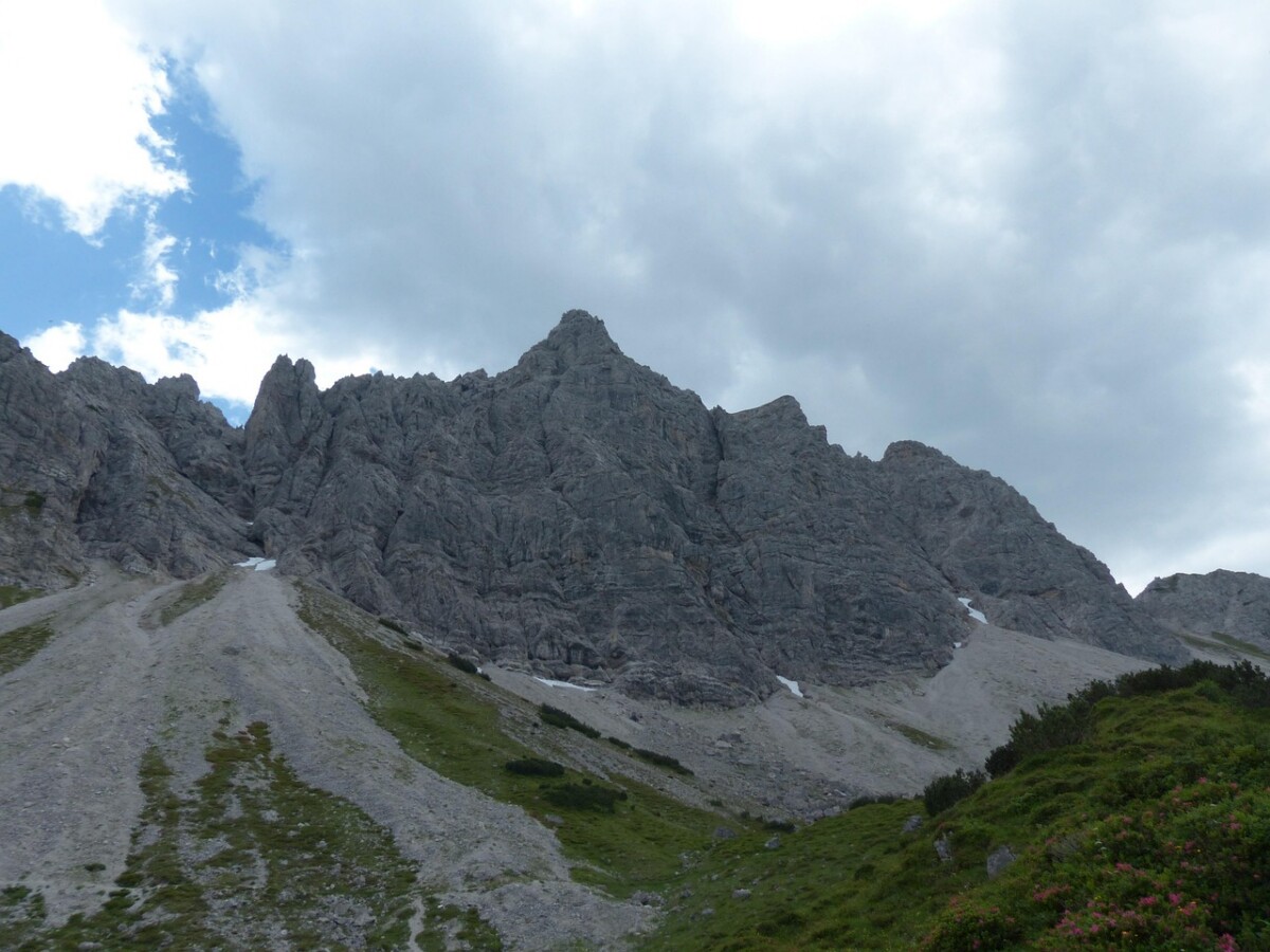 Exploration verticale dans les Alpes de Haute-Provence : Aventures en via ferrata à la Grande Fistoire et au Rocher de 9 heures – Vlog n°3